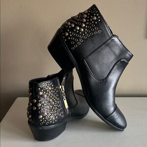 YELLOWBOX  Black Studded Ankle Booties• Sz 7